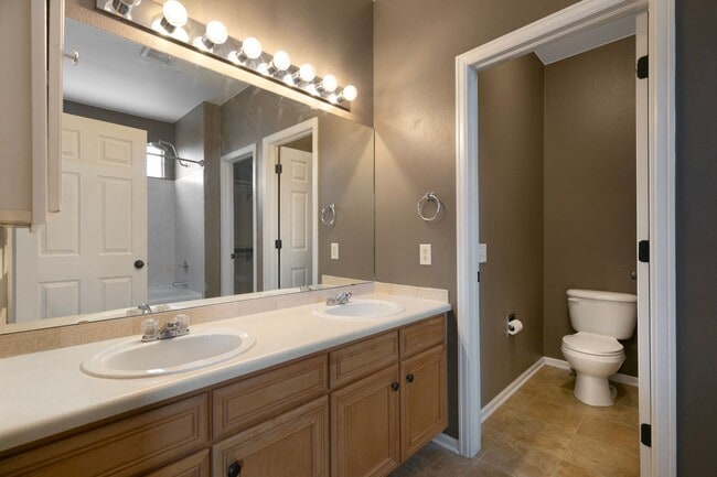 Building Photo - Unparalleled Single-Level Living with Breathtaking Views in D20!