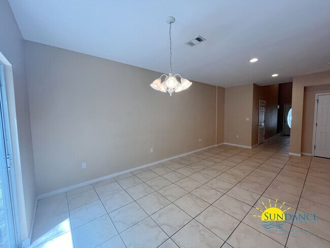Building Photo - Ideally situated Niceville Townhome, Call ...