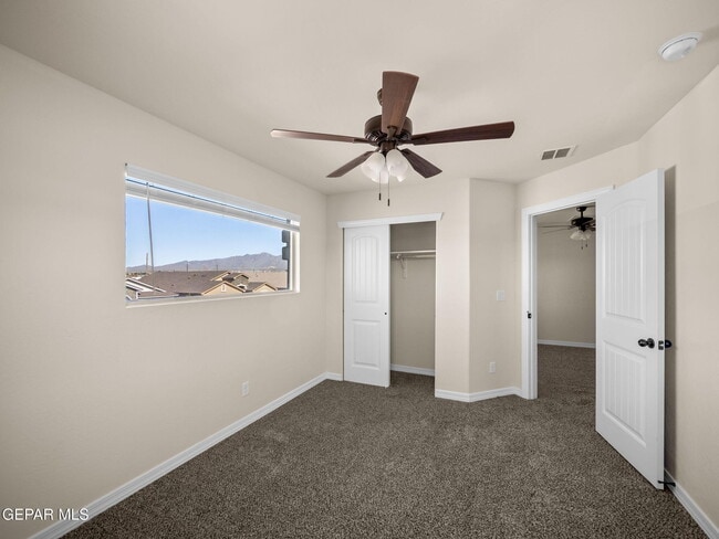 Building Photo - 561 Issa Circle