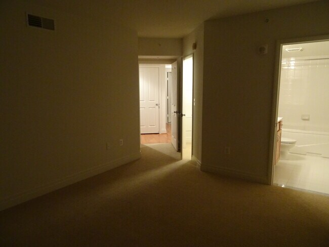 Master bedroom/en suite - 414 Water St