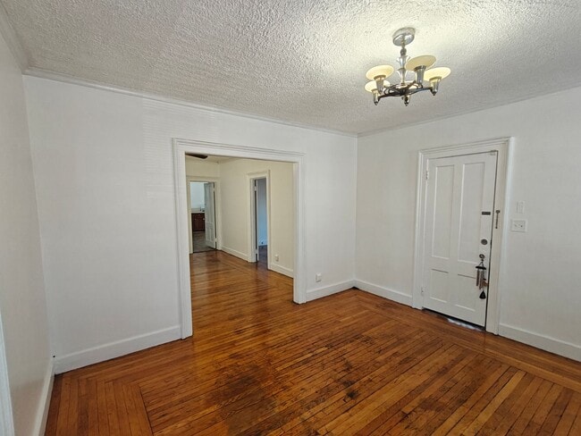 Building Photo - JUST IN TIME FOR THIS COLD WEATHER!!! HEAT INC IN RENT 1-2 BDRM 2ND FL APT W/ OFF ST PARKING