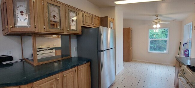 Building Photo - 6740 Greystone Ln