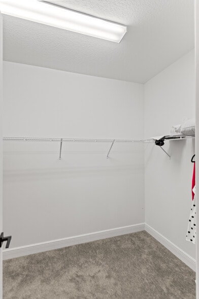 Building Photo - 4022 Large Leaf Ln