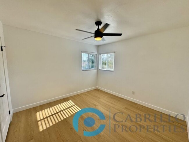 Building Photo - 3959 Cottonwood St