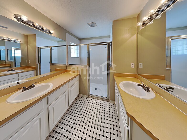 Building Photo - 5834 Tanagerlake Rd