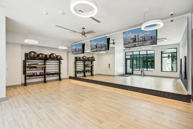 Building Photo - 12122 54th Dr E