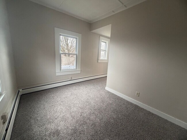 Building Photo - 21-23-23 Lyman St