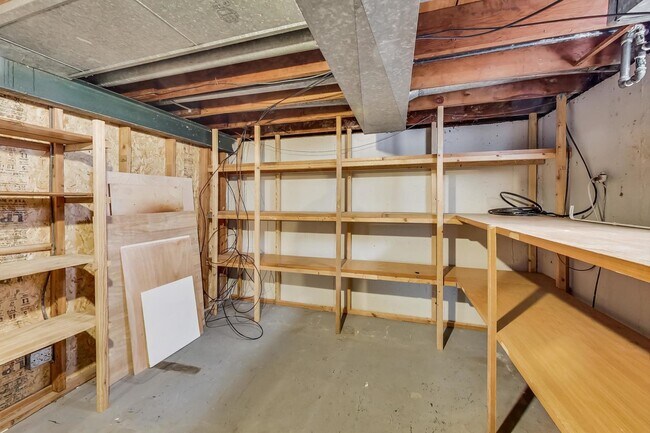 Building Photo - 616 S Monroe St