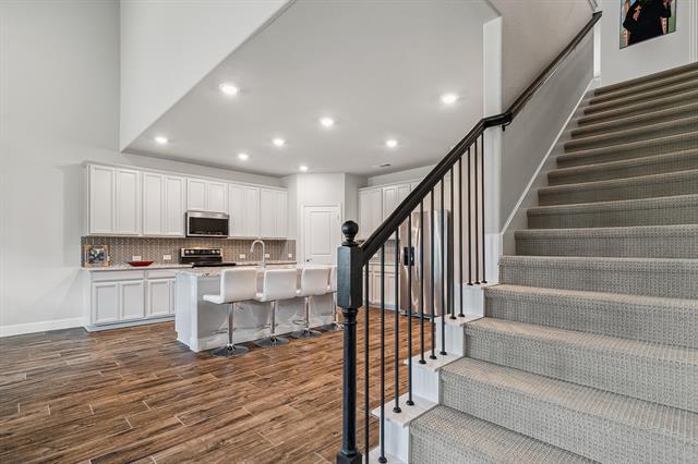 Building Photo - 216 Fieldstone Dr