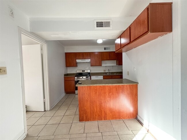 Building Photo - 7206 S Gessner Rd