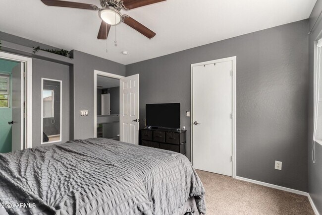 Building Photo - 12106 N 128th Ave