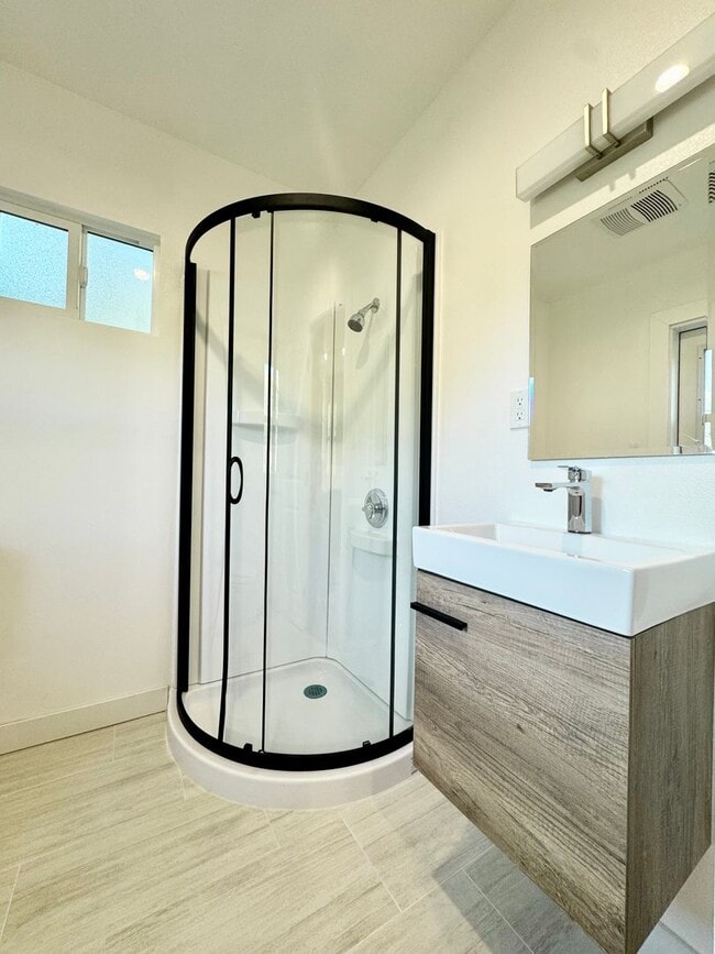 Building Photo - Beautifully Remodeled 3-Bedroom Home in Al...