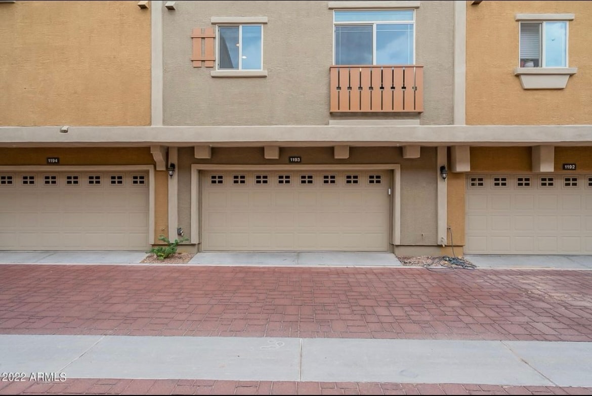 Building Photo - 240 W Juniper Ave