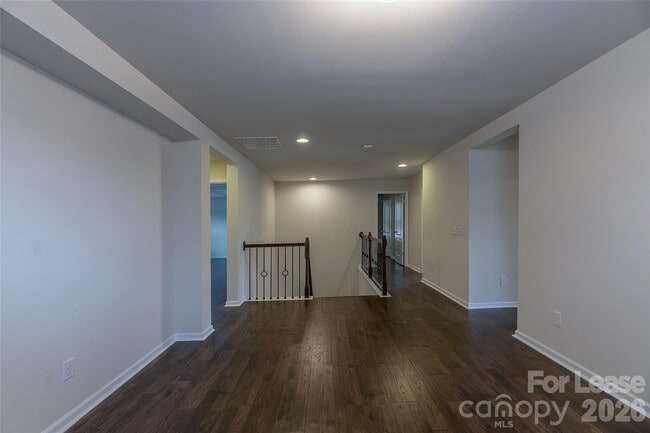 Building Photo - 1310 Middlecrest Dr NW