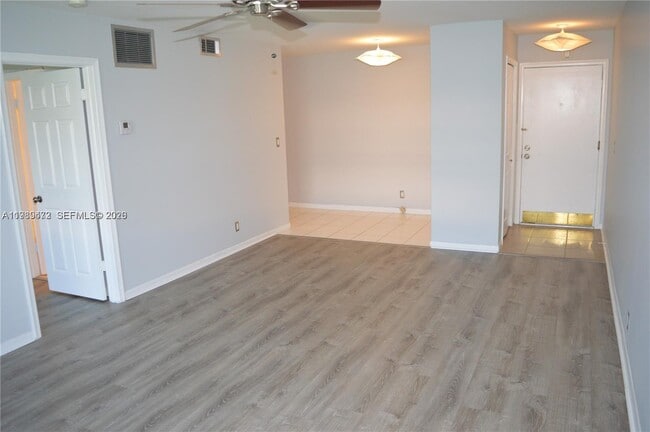 Building Photo - 9 NE 19th Ct