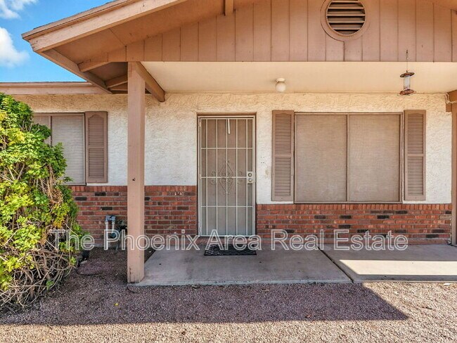 Building Photo - 3109 E Pueblo Ave