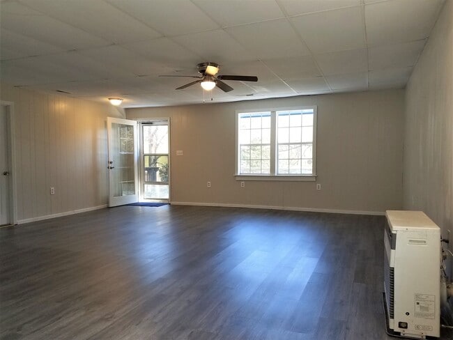 Building Photo - Beautiful 2 Bed Home in Fleetwood!