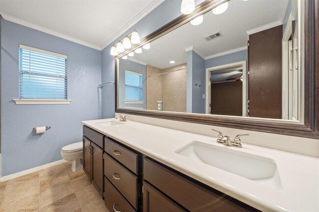 Building Photo - 9012 Texas Sun Dr