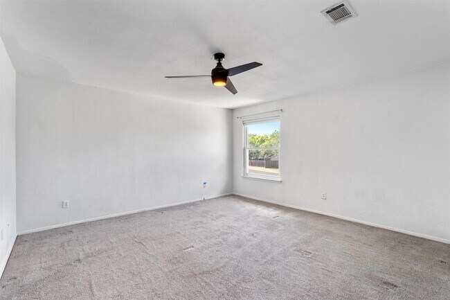 Building Photo - 9809 Meadowheath Dr