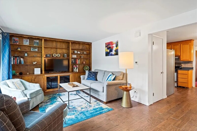 Building Photo - 104 Wabash Ave