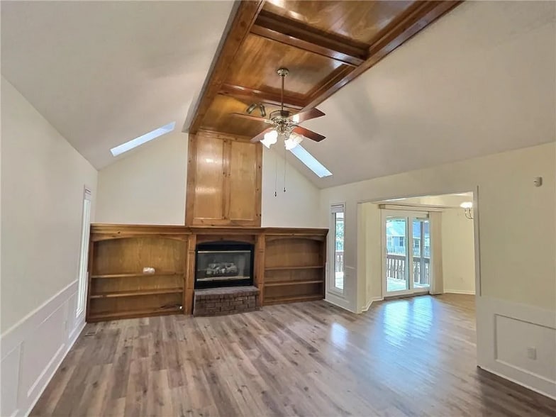 Building Photo - 1121 NE Ridgeview Dr