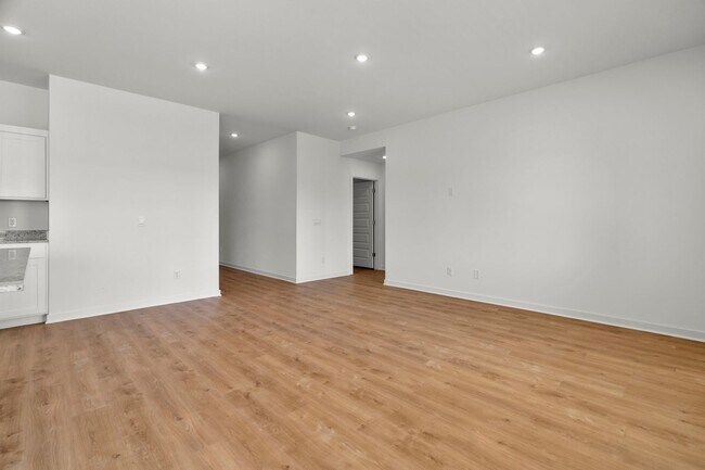 Building Photo - Brand-New 3 Bedroom Home in Prairie Grove! Move-in Ready!