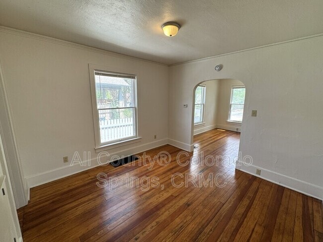 Building Photo - 612 E Del Norte St