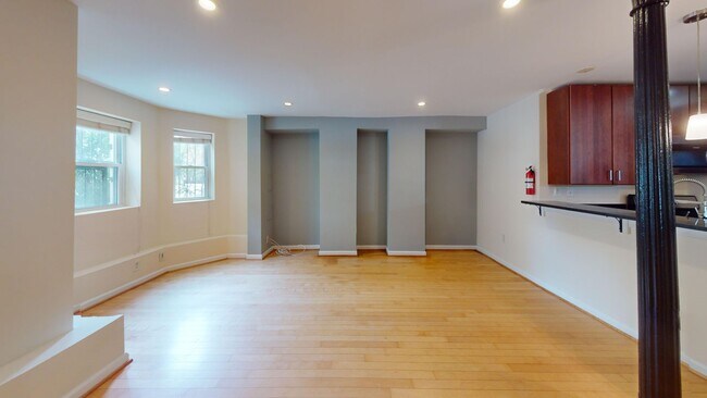Building Photo - 1330 13th St NW