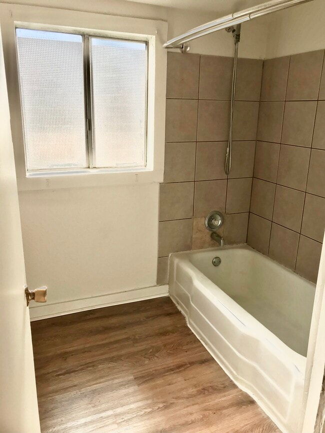 Building Photo - 3932 Burlington Ave