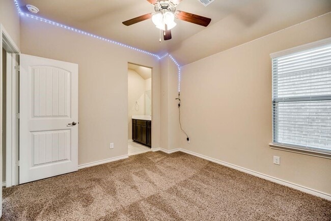 Building Photo - 10129 Leander Pl