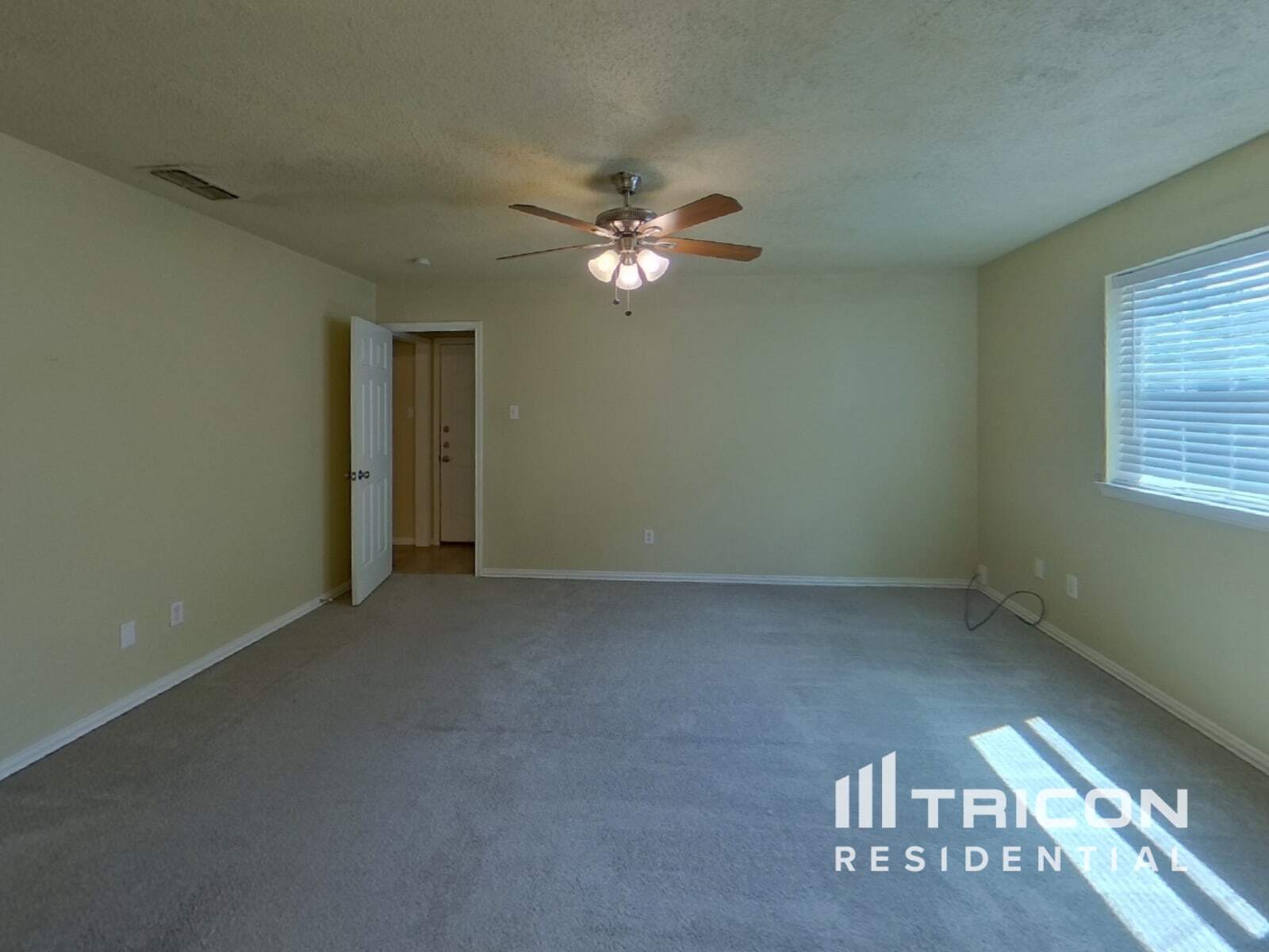 Building Photo - 6625 Fair Oaks Dr