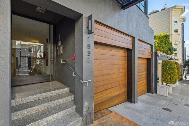 Building Photo - 1831 Grant Ave