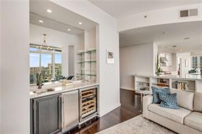 Building Photo - Furnished Luxury Buckhead Condo - Walk to EVERYTHING