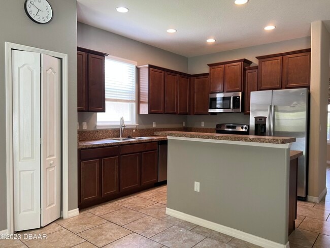 Building Photo - 5266 Plantation Home Way