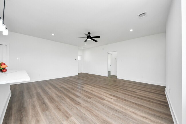 Building Photo - 6273 Rd 5503