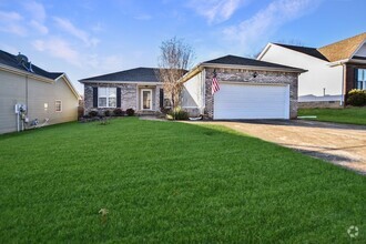 Building Photo - Pet Friendly Three Bedroom!