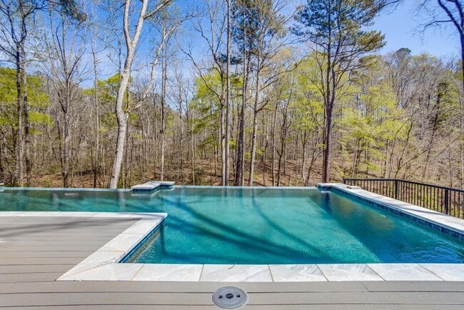 Building Photo - 600 Colebrook Ct NW