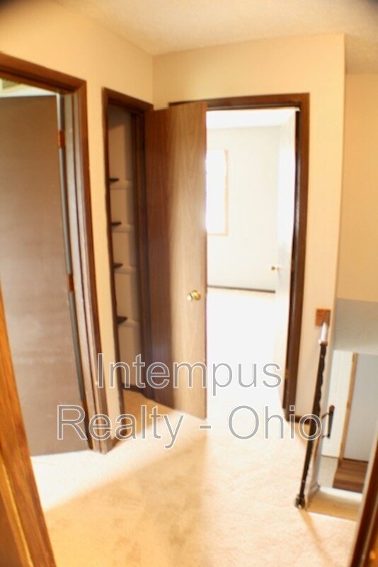 Building Photo - 716 W Light St