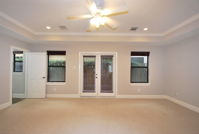 Building Photo - 2410 Dorrington St