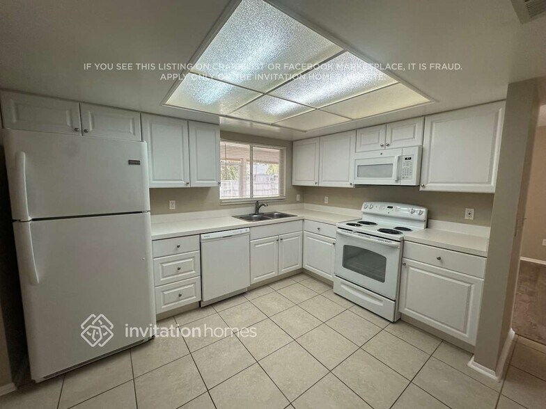 Building Photo - 1405 Barcelona Ct