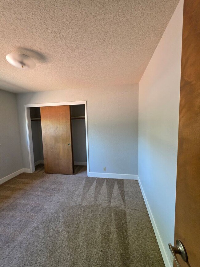 Building Photo - Charming Family Home for Rent in Auburn, C...