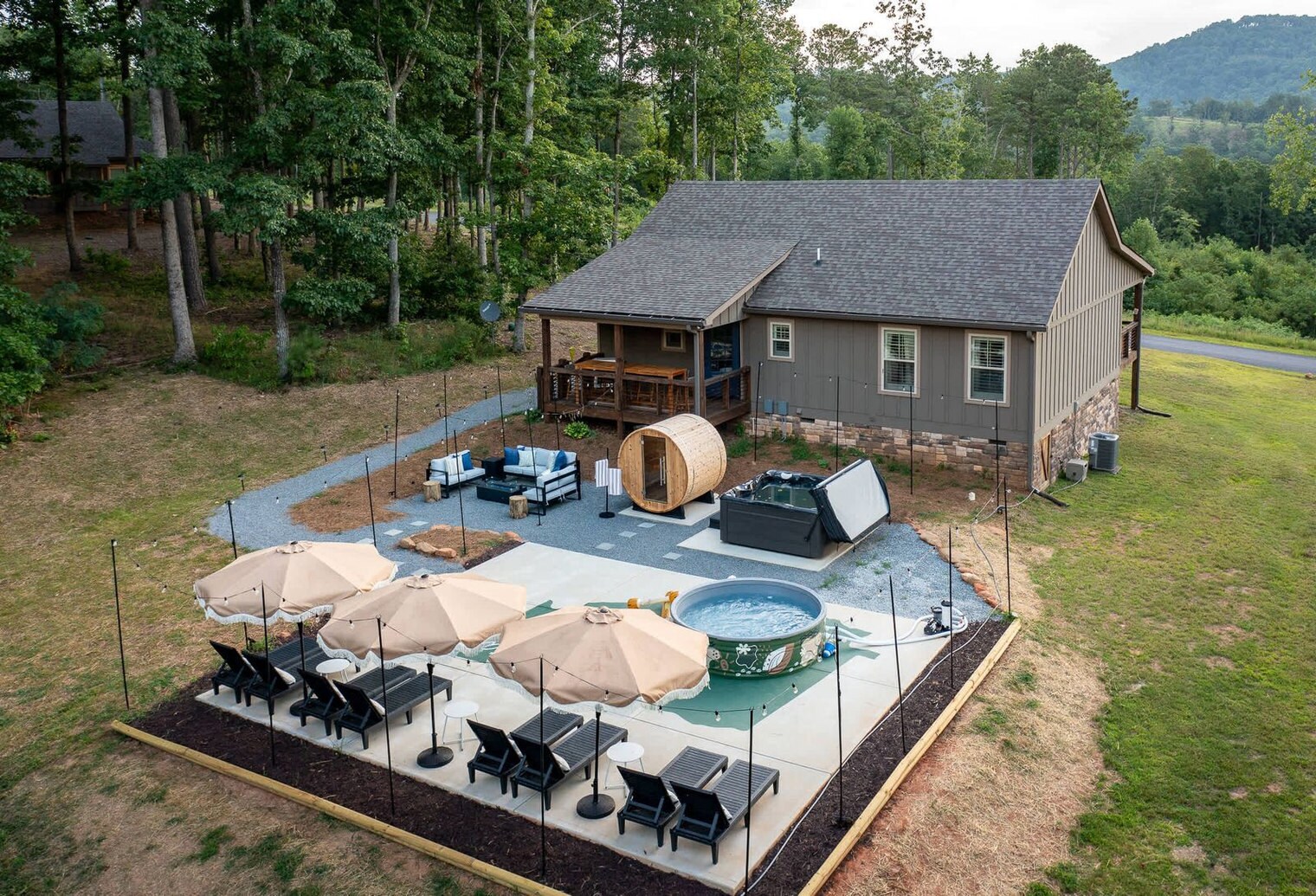 Building Photo - 1528 Twisted Oak Rd