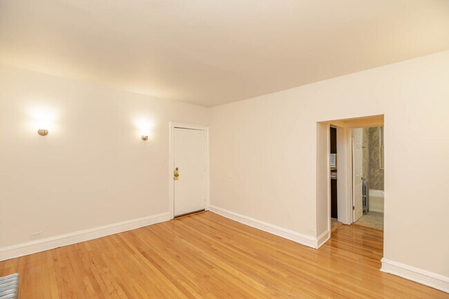 Building Photo - 1731 W 91st St