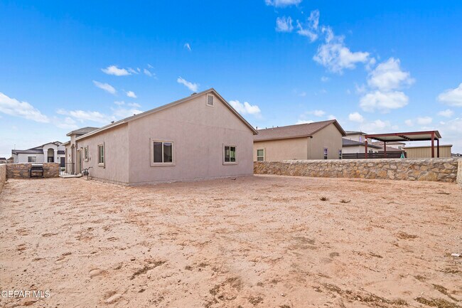 Building Photo - 14761 Mike a Mendoza Ave