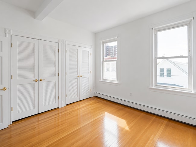 Building Photo - 390 Norfolk St