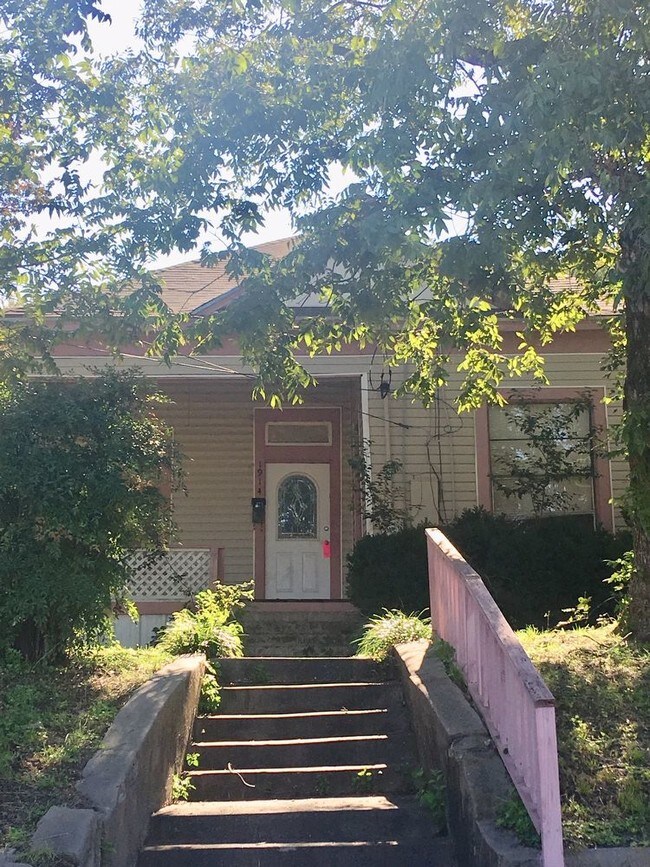 Building Photo - 1914 Webster
