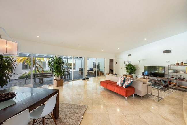 Building Photo - 6205 St