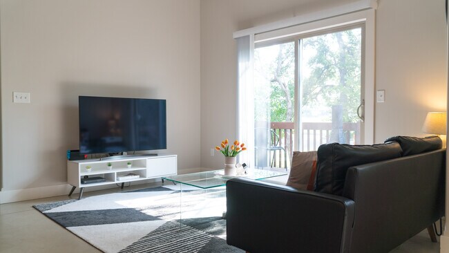 Living Area - 902 W Onewood Pl