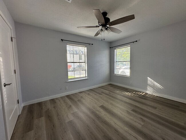 Building Photo - 4412 Gillis St