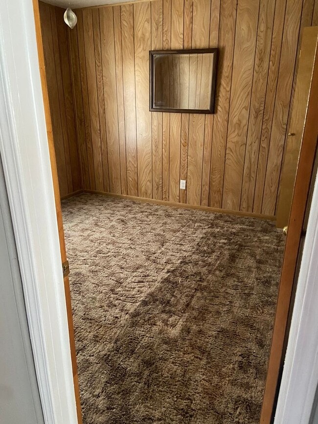 Building Photo - 2 bed 1 bath home in St Anthony